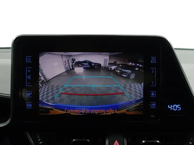 Toyota C-HR 1.8 Hybrid Dynamic Aut- 2017 Hybride Benzine 9