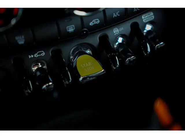 MINI Electric Mini Essential 33 kWh 2020 Elektrisch 42