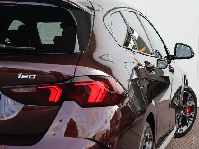 BMW 1 Serie 120 2025 Benzine 34