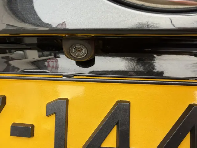 Toyota C-HR 1.8 Hybrid Bi-tone 2018 Hybride Benzine 25