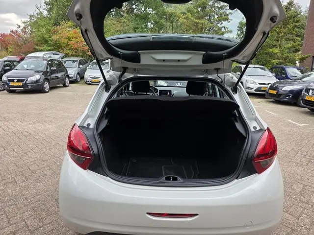 Peugeot 208 1.2 PureTech Active 2017 Benzine 21