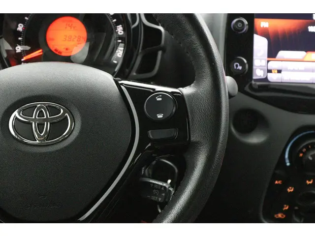 Toyota Aygo 1.0 VVT-i x-play 2020 Benzine 21