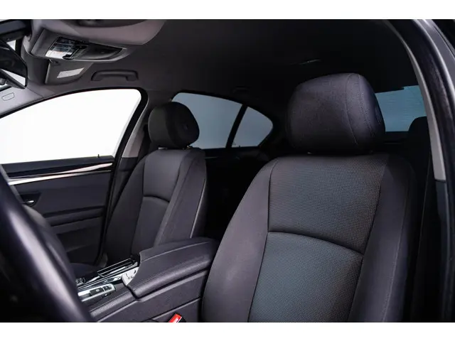BMW 5 Serie 520i Executive 2016 Benzine 16