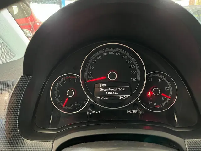 Volkswagen up! 1.0 BMT move up! 2017 Benzine 10