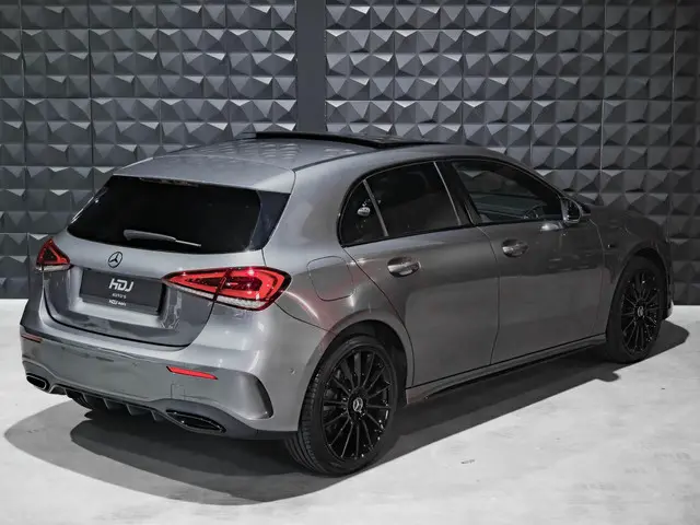 Mercedes-Benz A-Klasse 250 e AMG 2022 Hybride Benzine 36