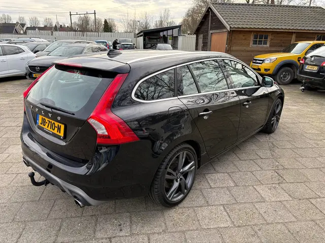 Volvo V60 1.5 T3 R-Design 2016 Benzine 3