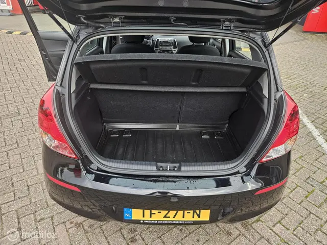 Hyundai i20 1.2i i-Vision 2013 Benzine 13