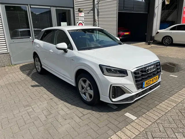 Audi Q2 35 TFSI S Edition 2024 Benzine 3