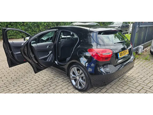 Mercedes-Benz A-Klasse 160 Business 2017 Benzine 27