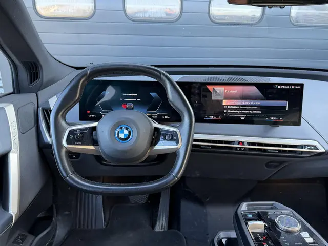 BMW iX xDrive50 High Executive 112 kWh 2022 Elektrisch 32
