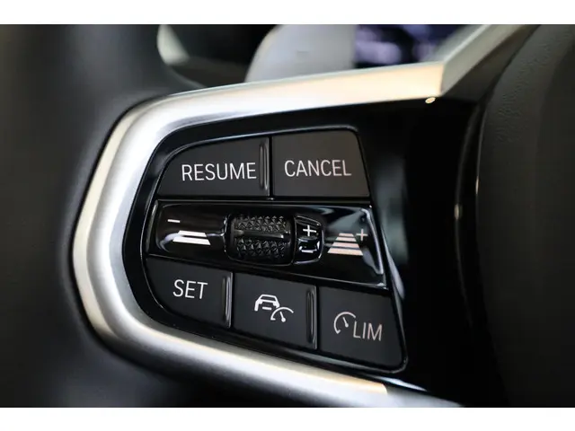 BMW 3 Serie Touring 330e 2025 Hybride Benzine 23