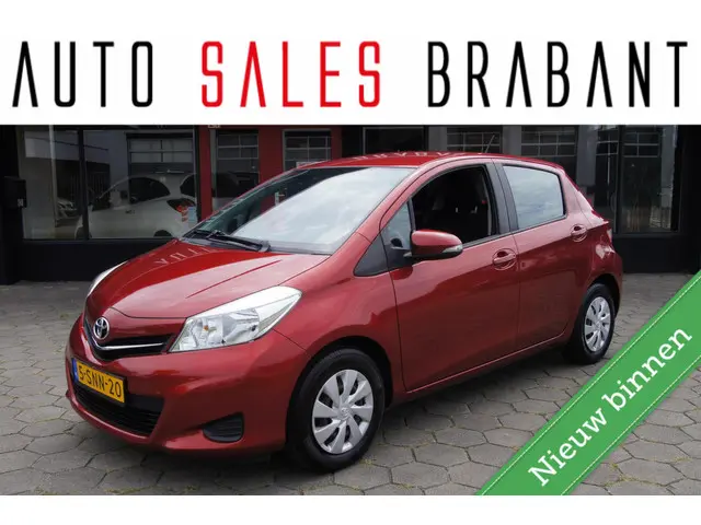 Toyota Yaris 1.3 VVT-i Now 2013 Benzine