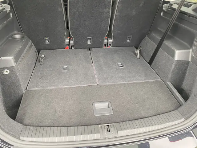 Volkswagen Touran 1.2 TSI Highline 7p 2018 Benzine 36