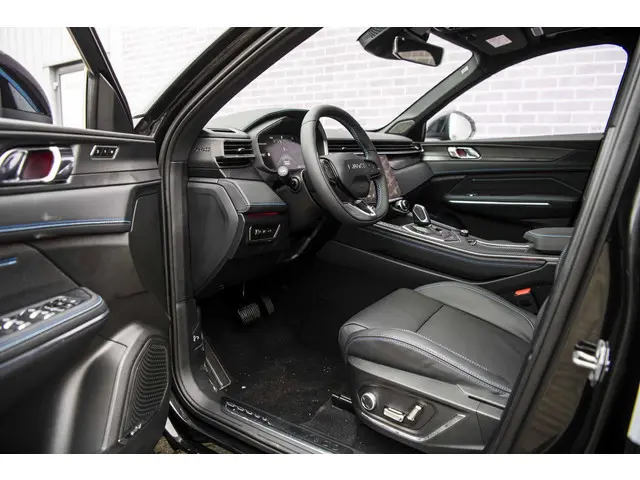 Lynk & Co 01 1.5 2025 Hybride Benzine 34