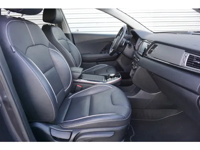 Kia e-Niro ExecutiveLine 64 kWh 2019 Elektrisch 30