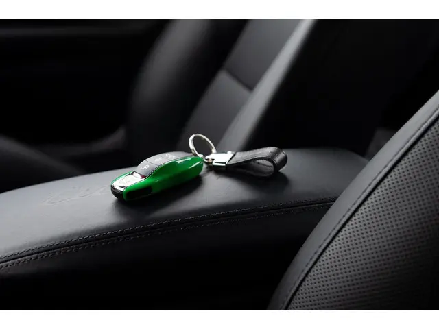 Porsche 911 3.8 Turbo S | Viper Green 2016 Benzine 12
