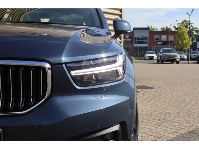 Volvo XC40 3