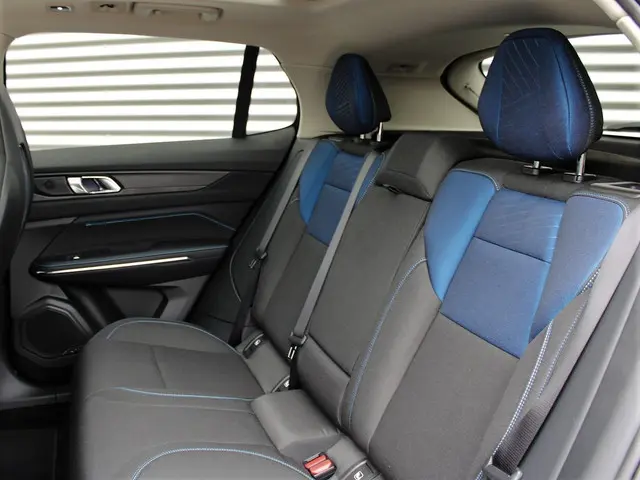 Lynk & Co 01 1.5 2025 Hybride Benzine 11