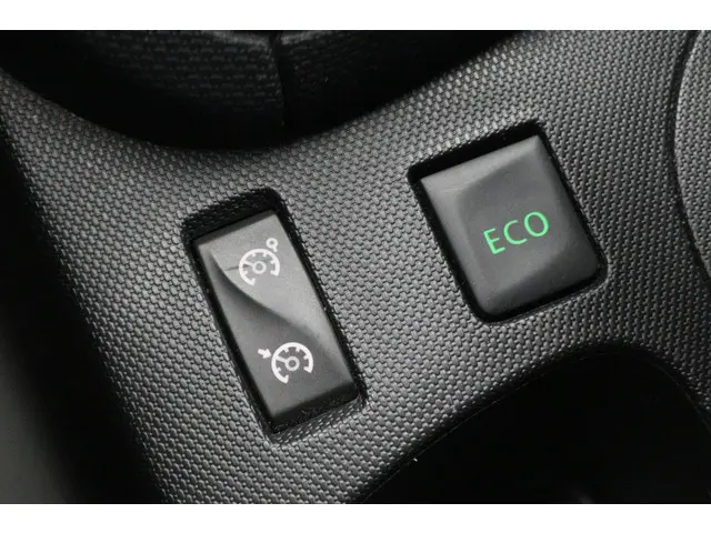 Renault Clio 0.9 TCe ECO Night&Day 2014 Benzine 42