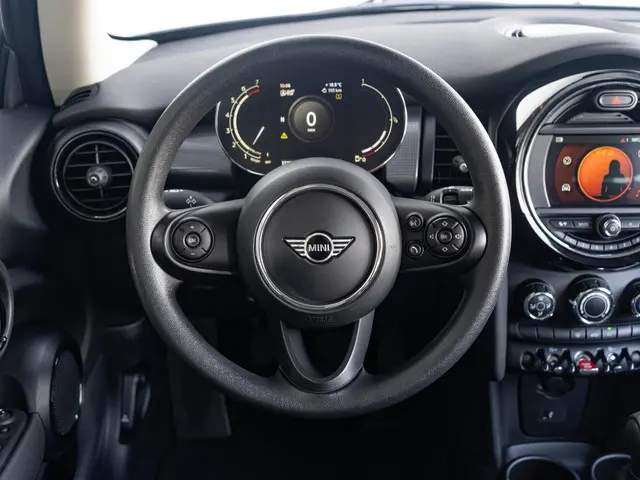 MINI 3-Deurs Cooper 2021 Benzine 8