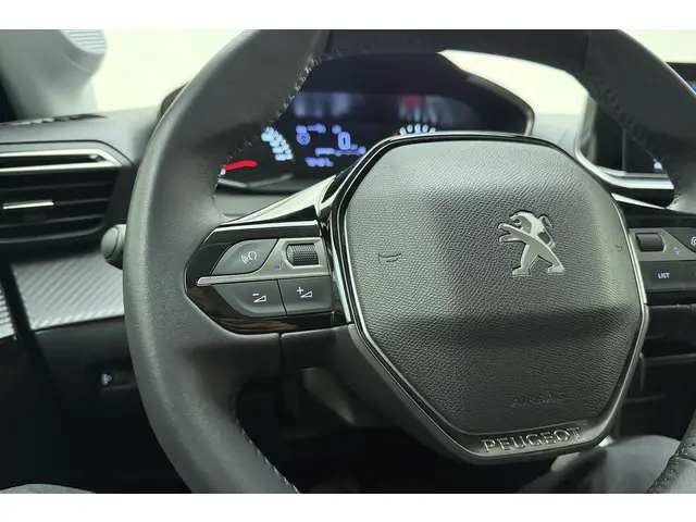 Peugeot 208 1.2 PureTech Active 2023 Benzine 16
