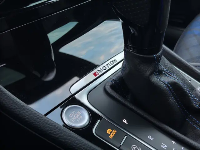 Volkswagen Golf 2.0 TSI R 4Motion 2015 Benzine 22