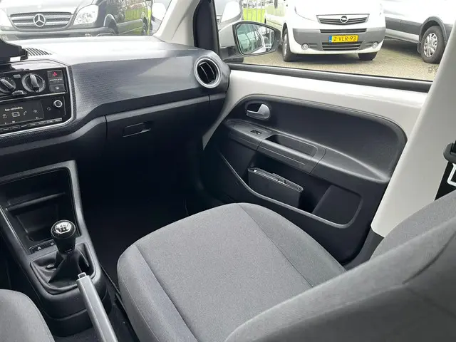 Volkswagen up! 1.0 BMT move up! 2019 Benzine 28