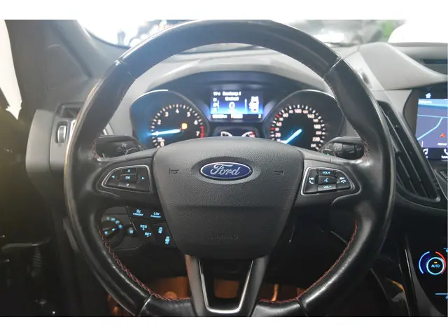 Ford Kuga 1.5 EcoBoost Vignale 2018 Benzine 13