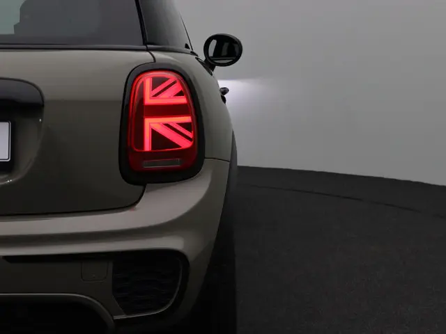 MINI 3-Deurs Cooper 2020 Benzine 21