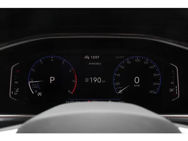 Volkswagen T-Roc 1.5 TSI 150pk DSG Style 2023 Benzine 23