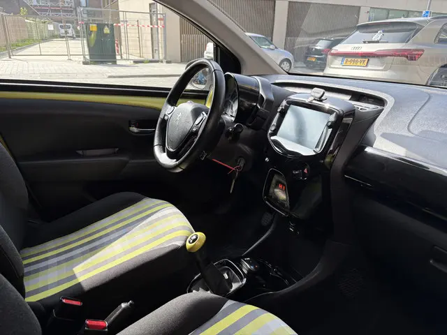 Peugeot 108 1.0 e-VTi Collection TOP! 2019 Benzine 10