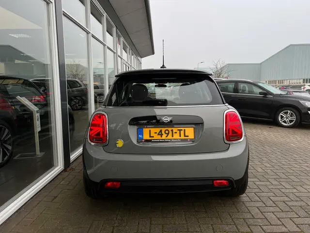 MINI Electric Mini Essential 33 kWh 2021 Elektrisch 21