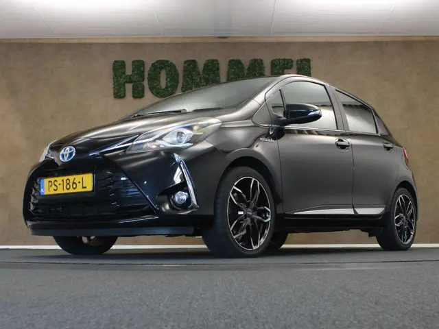 Toyota Yaris 1.5 Hybrid Business 2017 Benzine 16