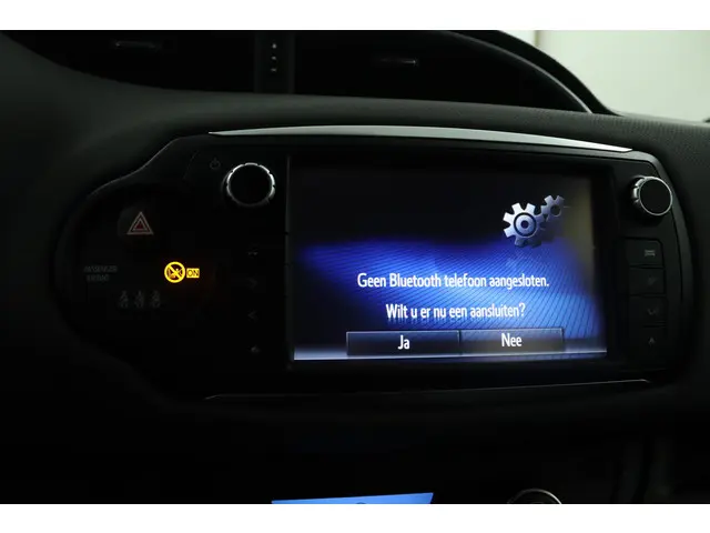 Toyota Yaris 1.5 Hybrid Aspiration 2015 Hybride Benzine 46