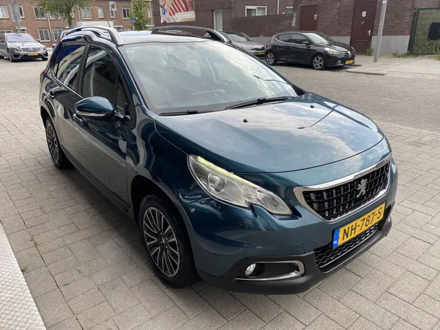 Peugeot 2008 1.2 PureTech Blue Lion 2017 Benzine 6