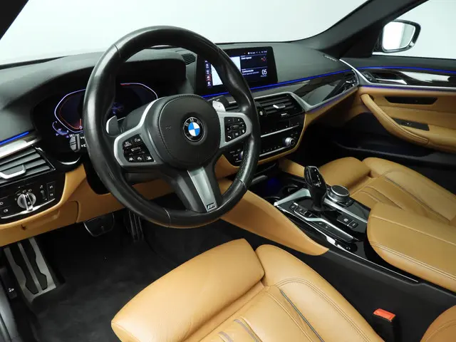 BMW 5 Serie Sedan 540i 2020 Benzine 6