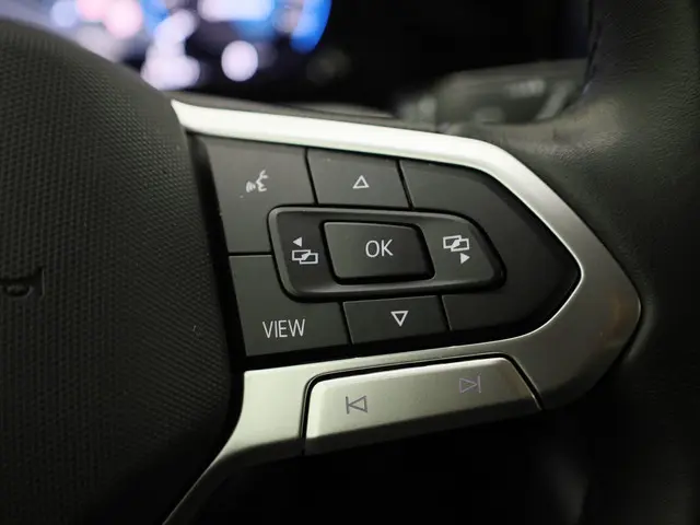 Volkswagen Golf 1.0 TSI 110PK Life 2023 Benzine 25