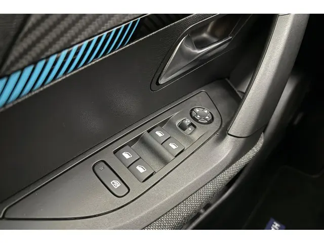 Peugeot 2008 1.2T Style 2023 Benzine 16