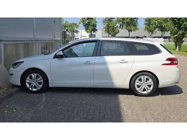 Peugeot 308 SW 1.2 PureTech Blue Lion 2017 Benzine 8