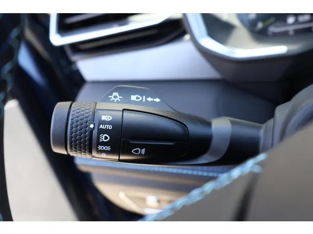 Lynk & Co 01 1.5 2025 Hybride Benzine 25