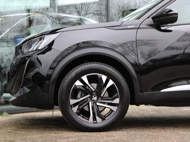 Peugeot 2008 1.2 PureTech GT 2021 Benzine 12