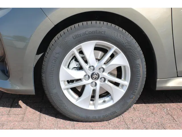 Toyota Yaris 1.5 Hybrid 115 Active 2025 Hybride Benzine 10