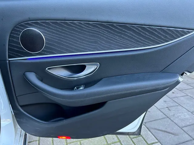 Mercedes-Benz E-Klasse 350 d AMG 2017 Diesel 18