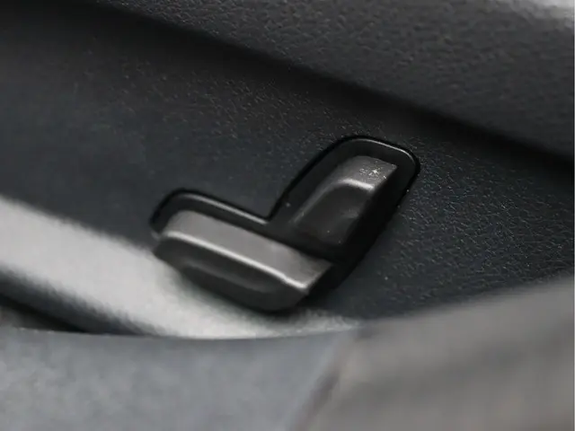 Mercedes-Benz C-Klasse Estate 180 AMG 2020 Benzine 26