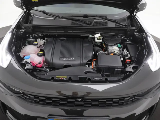 Lynk & Co 01 1.5 PHEV 262PK BLACKLINE 2022 Hybride Benzine 32