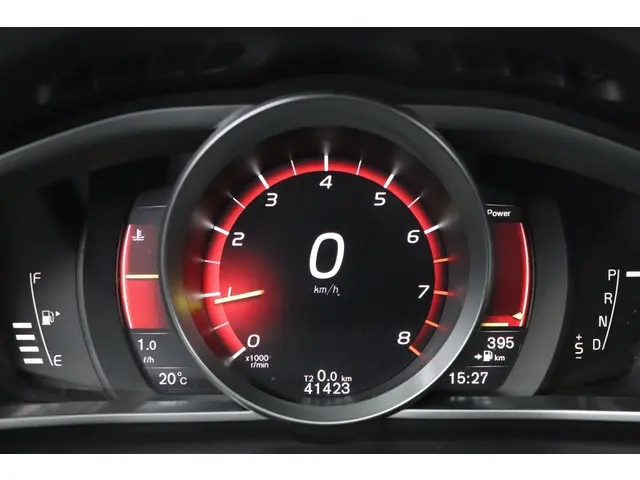 Volvo V40 1.5 T3 R-Design 2019 Benzine 25