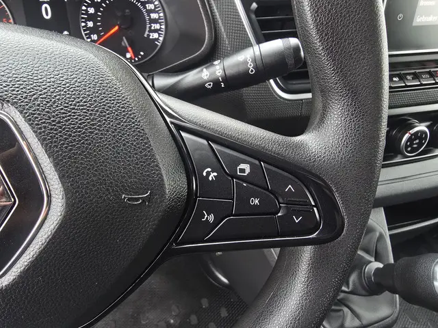 Renault Trafic 2.0 dCi L2 H1 2023 Diesel 25