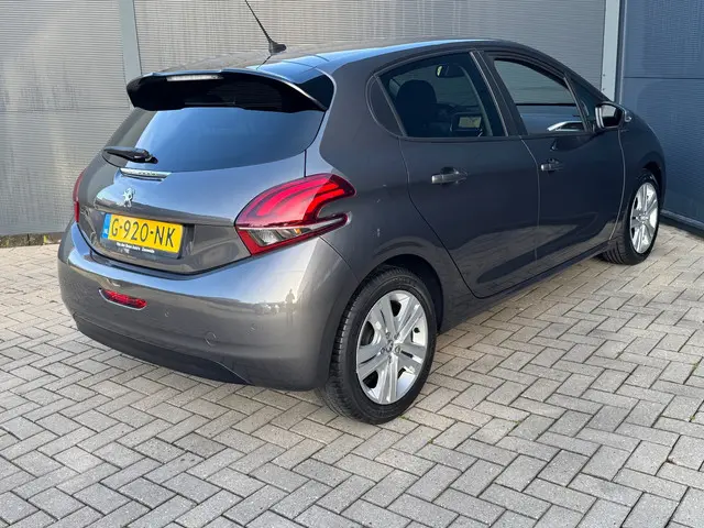Peugeot 208 2