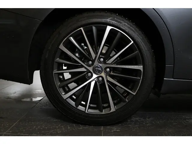 Lexus ES 300h 35th Edition 2026 Hybride Benzine 6