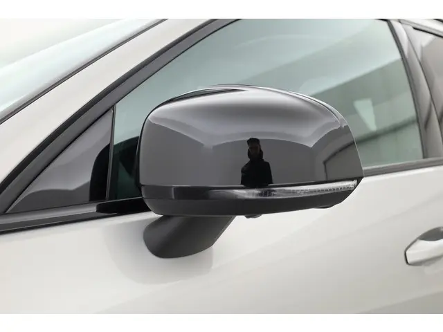 Volvo XC40 2.0 B3 Ultra Dark 2025 Hybride Benzine 45